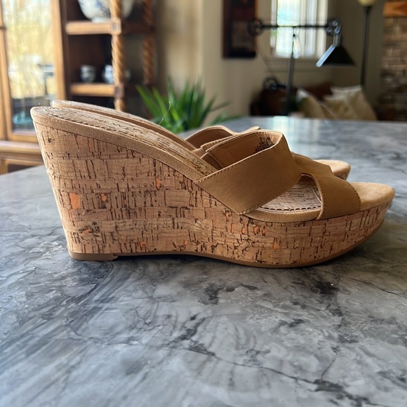 Nine West cork, wedge sandals, size 7.5. #Poshmark - Picture 3 of 9